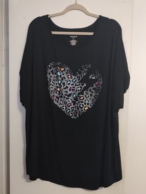 Torrid Active Short Sleeve Top
